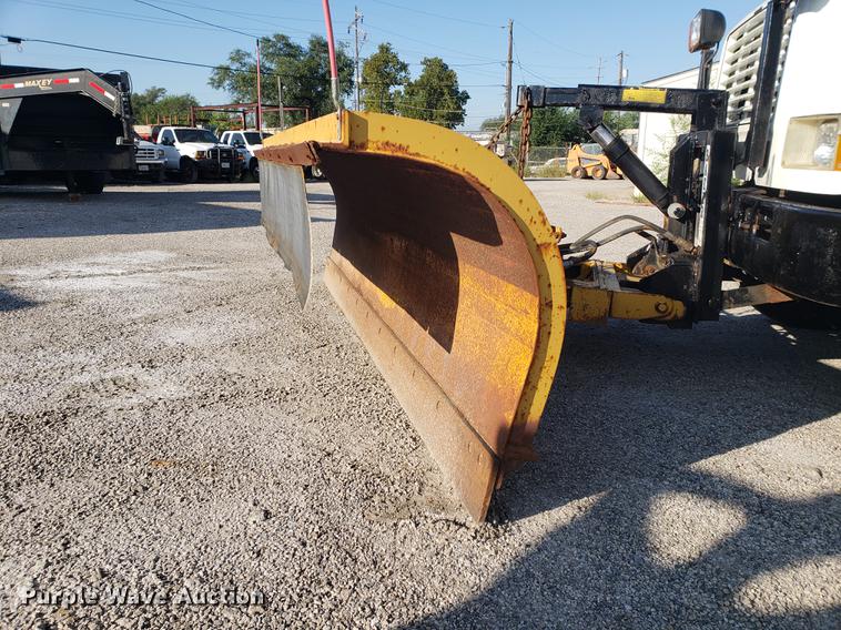 image for item EF9851 1996 International 4900 flat dump bed truck