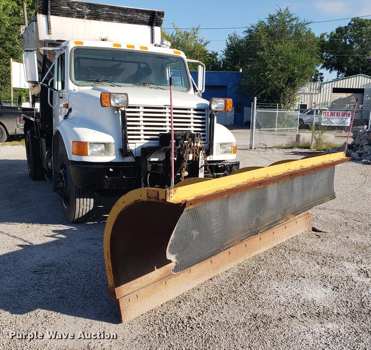 image for item EF9851 1996 International 4900 flat dump bed truck