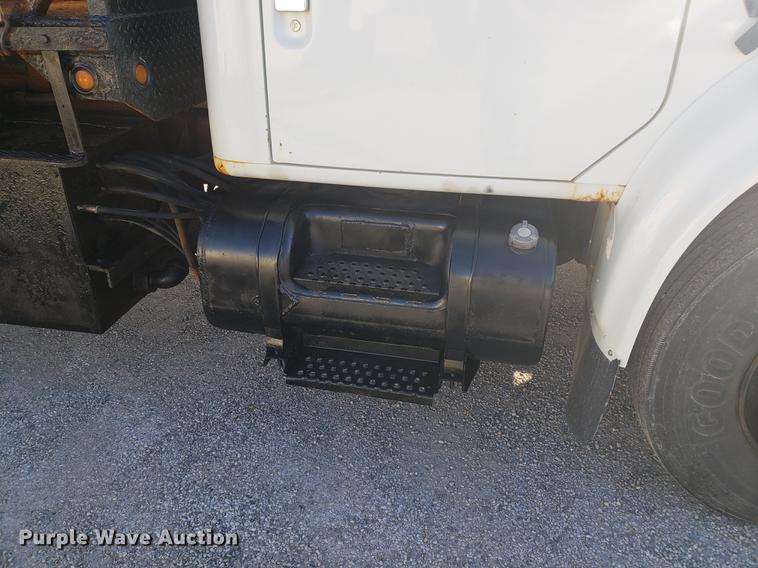 image for item EF9851 1996 International 4900 flat dump bed truck