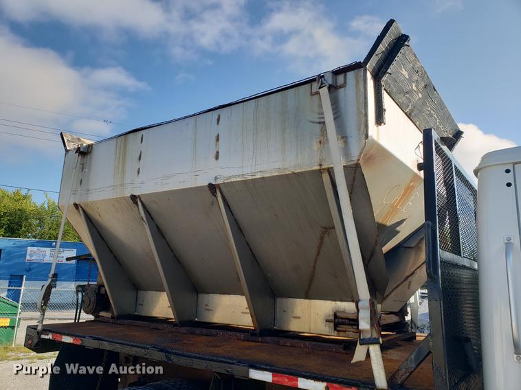 image for item EF9851 1996 International 4900 flat dump bed truck