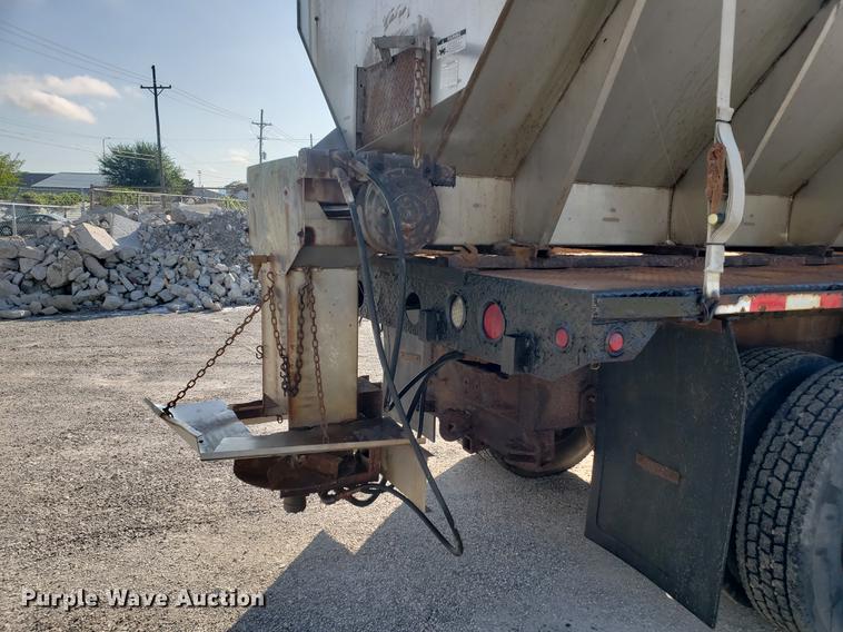 image for item EF9851 1996 International 4900 flat dump bed truck