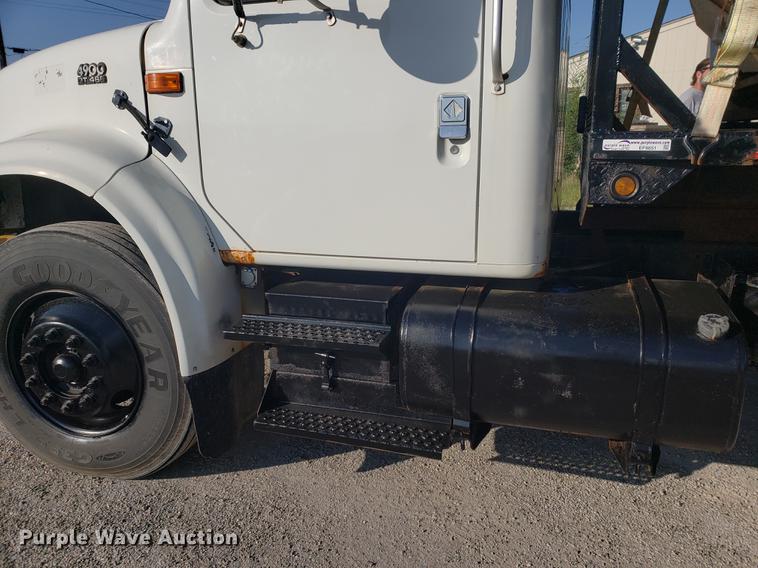 image for item EF9851 1996 International 4900 flat dump bed truck