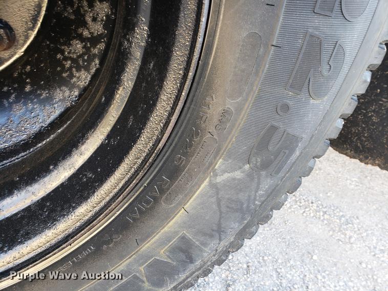 image for item EF9851 1996 International 4900 flat dump bed truck