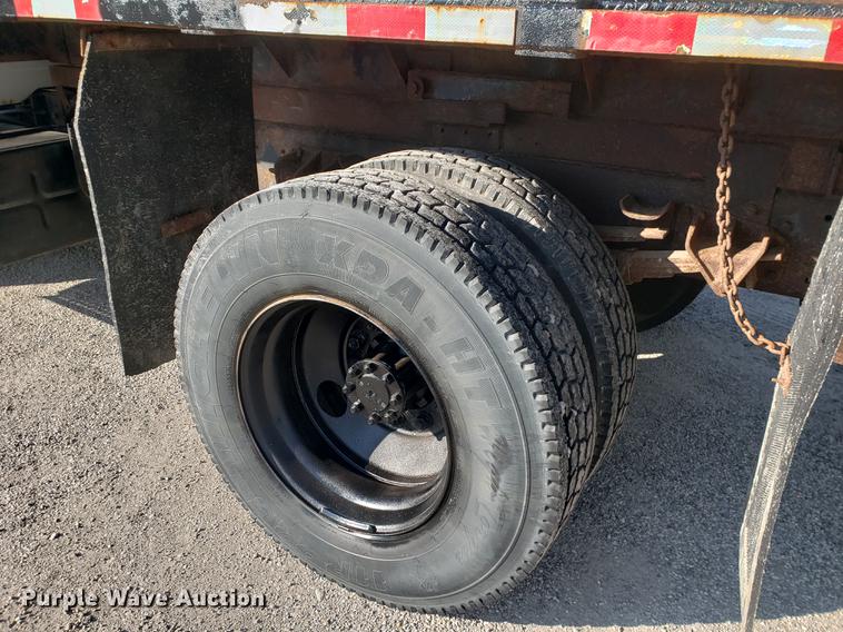 image for item EF9851 1996 International 4900 flat dump bed truck