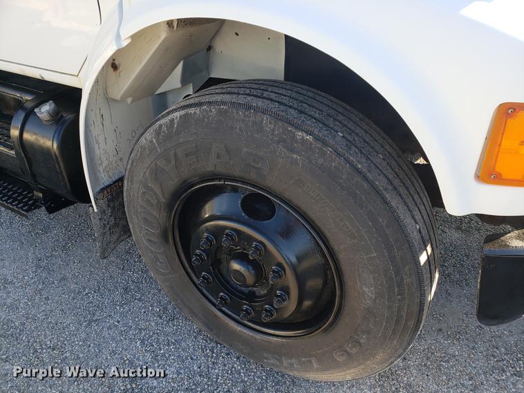 image for item EF9851 1996 International 4900 flat dump bed truck