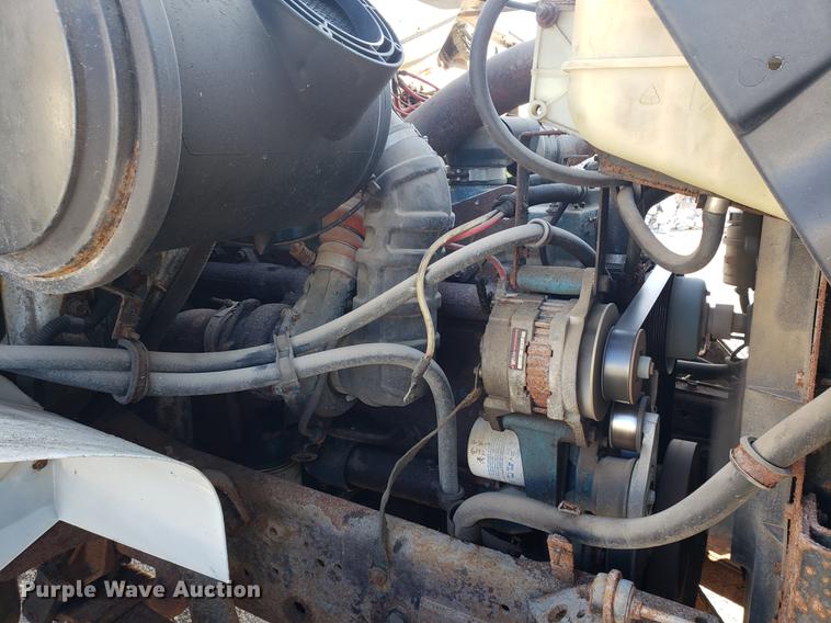 image for item EF9851 1996 International 4900 flat dump bed truck