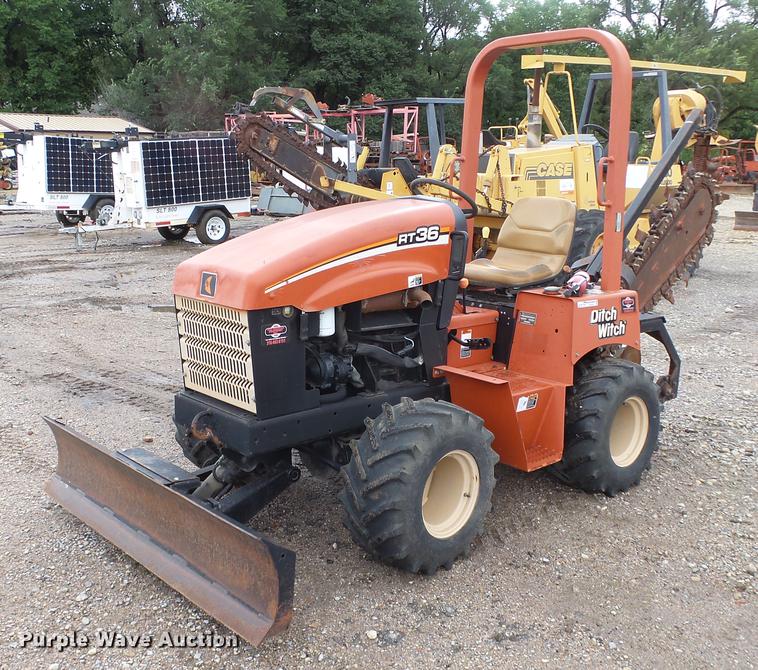 image for item FE9182 2006 Ditch Witch RT36 trencher
