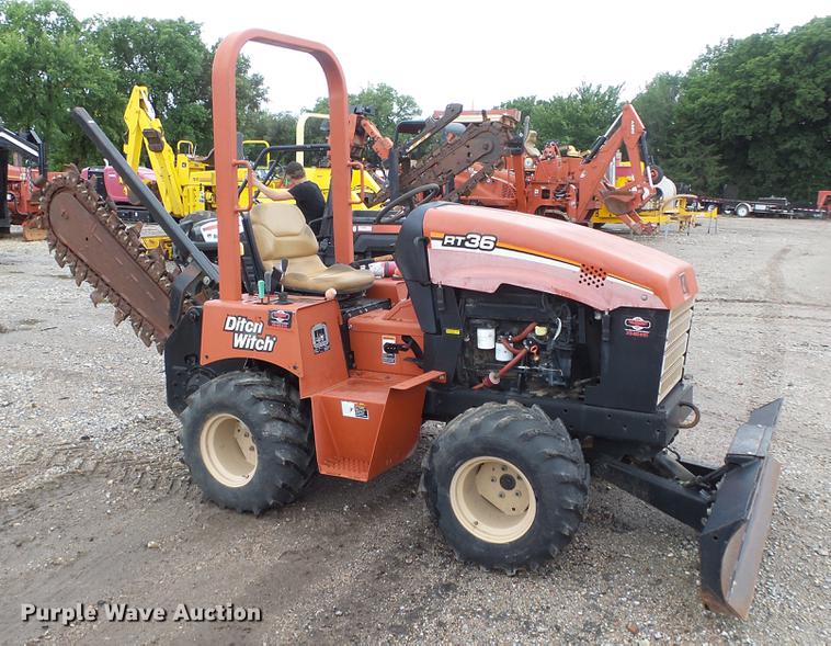 image for item FE9182 2006 Ditch Witch RT36 trencher
