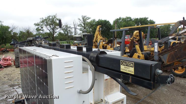 image for item FE9190 2010 Progress SLT800 light plant