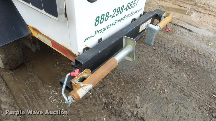 image for item FE9190 2010 Progress SLT800 light plant