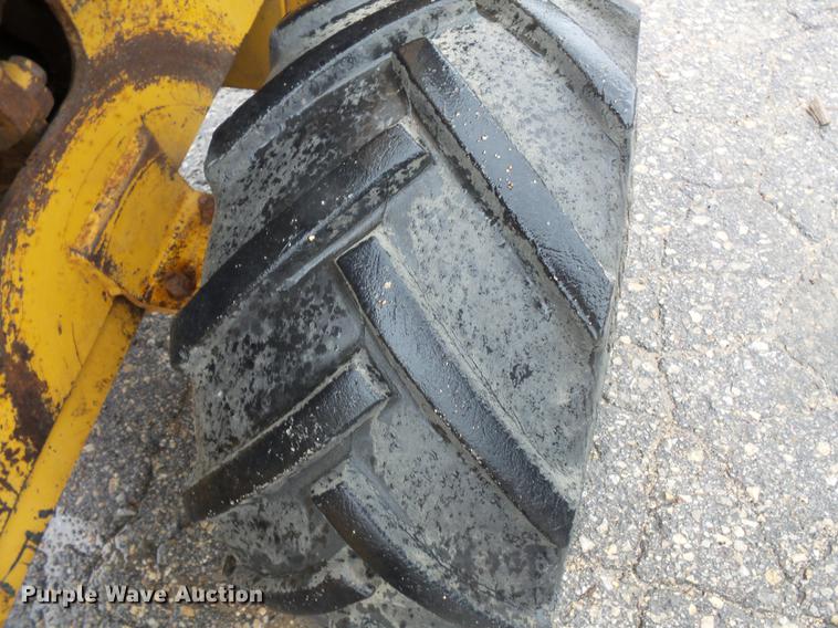 image for item FT9830 1993 Vermeer LM40 trencher