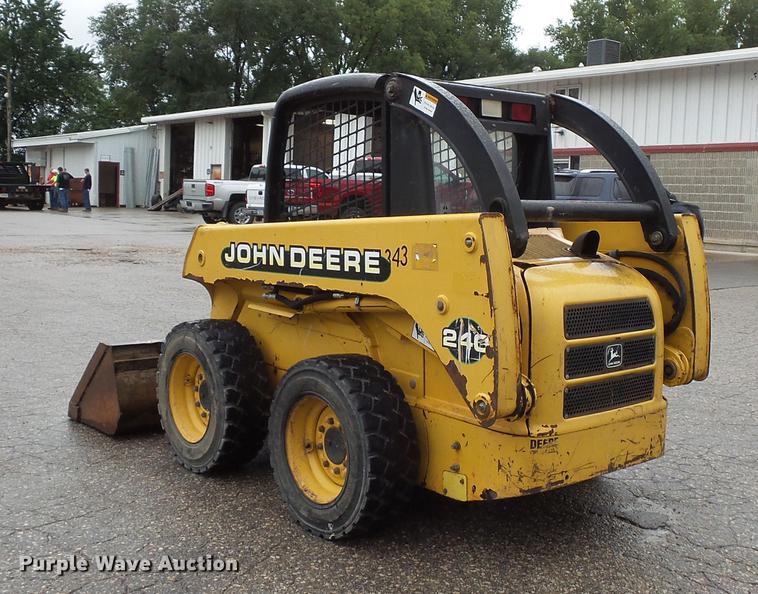 image for item FT9831 1999 John Deere 240 skid steer
