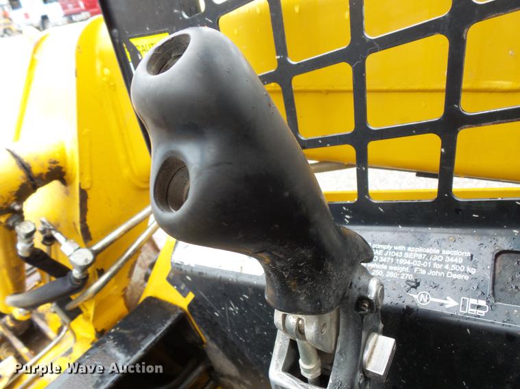 image for item FT9831 1999 John Deere 240 skid steer