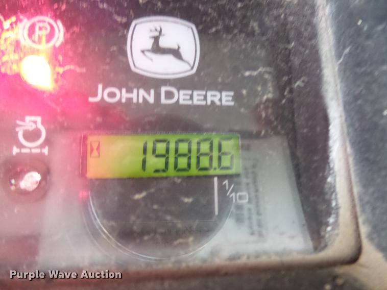 image for item FT9831 1999 John Deere 240 skid steer