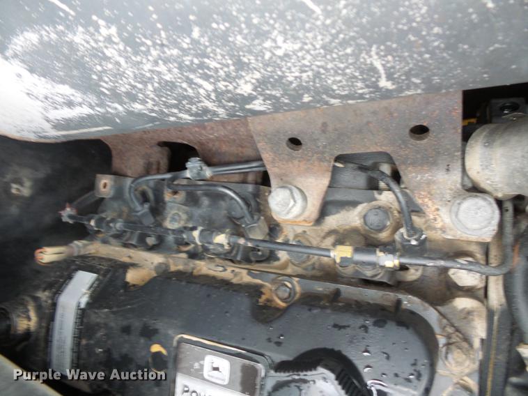 image for item FT9831 1999 John Deere 240 skid steer