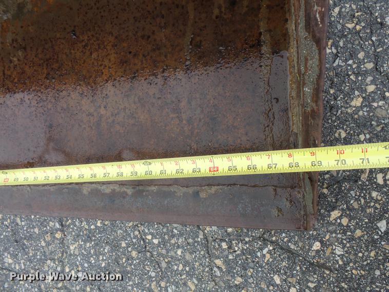 image for item FT9831 1999 John Deere 240 skid steer