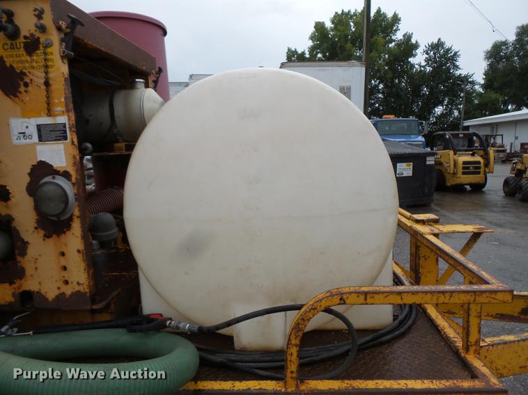 image for item FT9833 2000 U-Dump 512F vacuum trailer