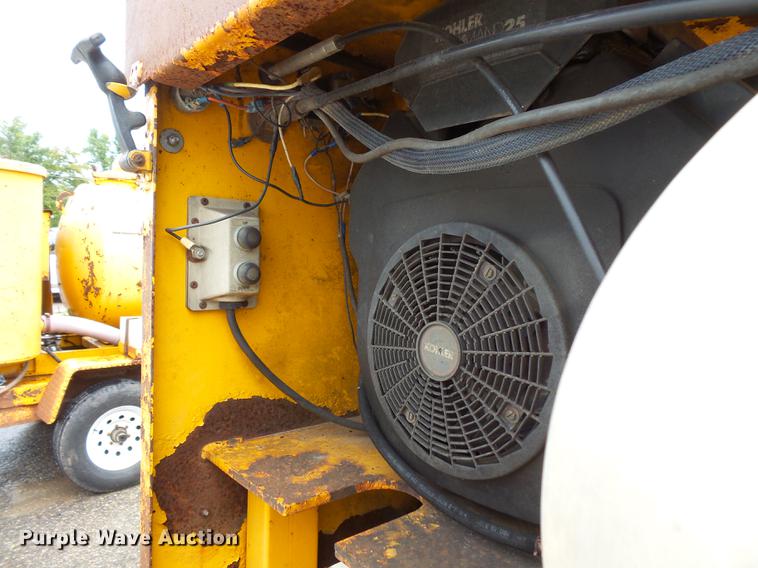 image for item FT9833 2000 U-Dump 512F vacuum trailer