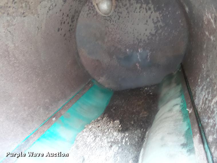 image for item FT9833 2000 U-Dump 512F vacuum trailer