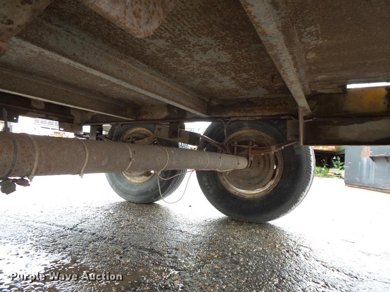 image for item FT9833 2000 U-Dump 512F vacuum trailer