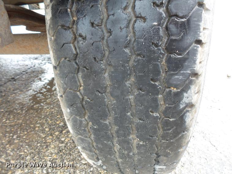 image for item FT9833 2000 U-Dump 512F vacuum trailer