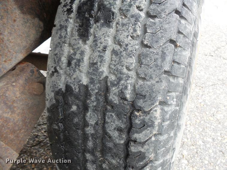 image for item FT9833 2000 U-Dump 512F vacuum trailer