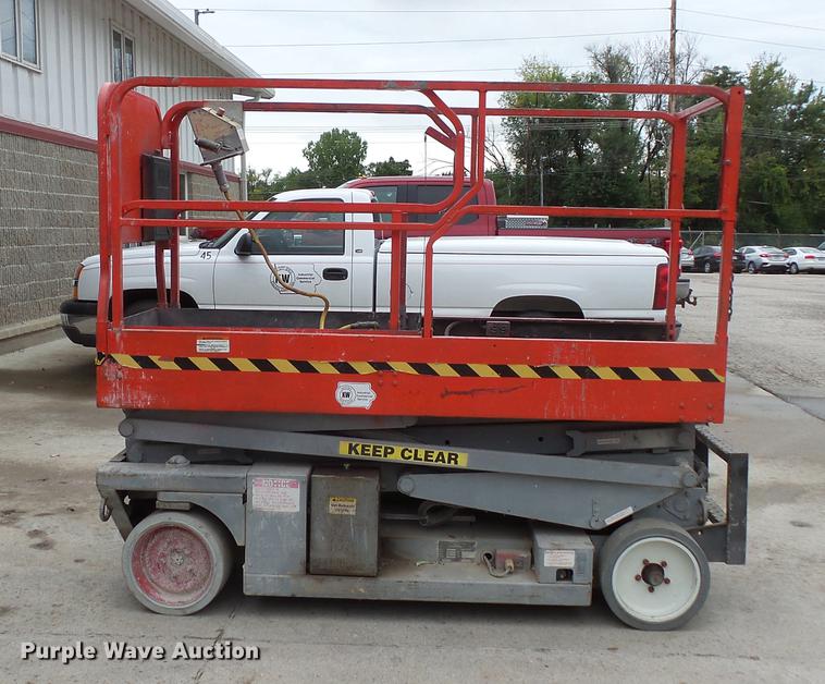 image for item FT9837 Mec 2033ES scissor lift