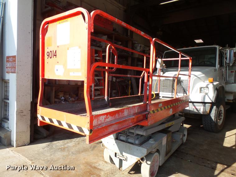 image for item FT9837 Mec 2033ES scissor lift