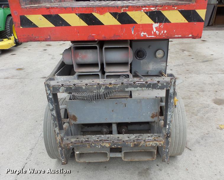 image for item FT9837 Mec 2033ES scissor lift