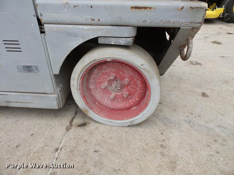 image for item FT9837 Mec 2033ES scissor lift