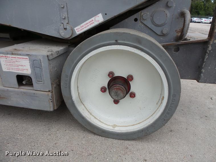 image for item FT9837 Mec 2033ES scissor lift