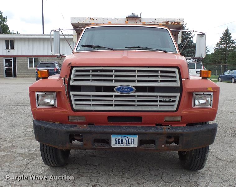 image for item FT9840 1988 Ford F700 dump truck