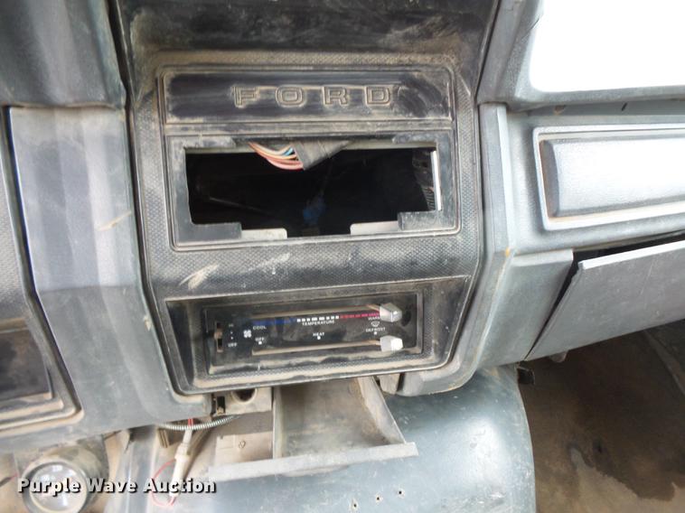 image for item FT9840 1988 Ford F700 dump truck