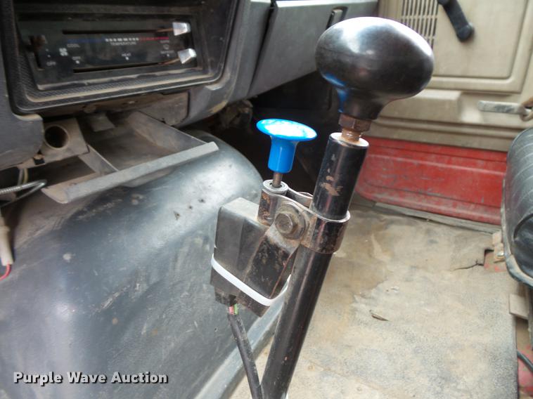 image for item FT9840 1988 Ford F700 dump truck