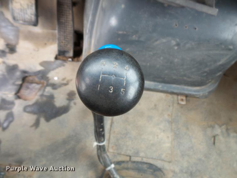 image for item FT9840 1988 Ford F700 dump truck