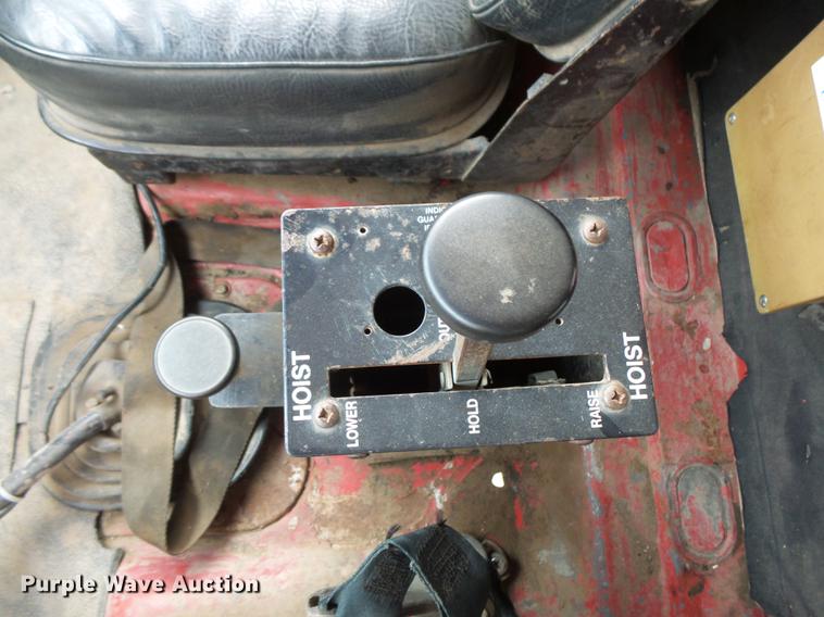 image for item FT9840 1988 Ford F700 dump truck