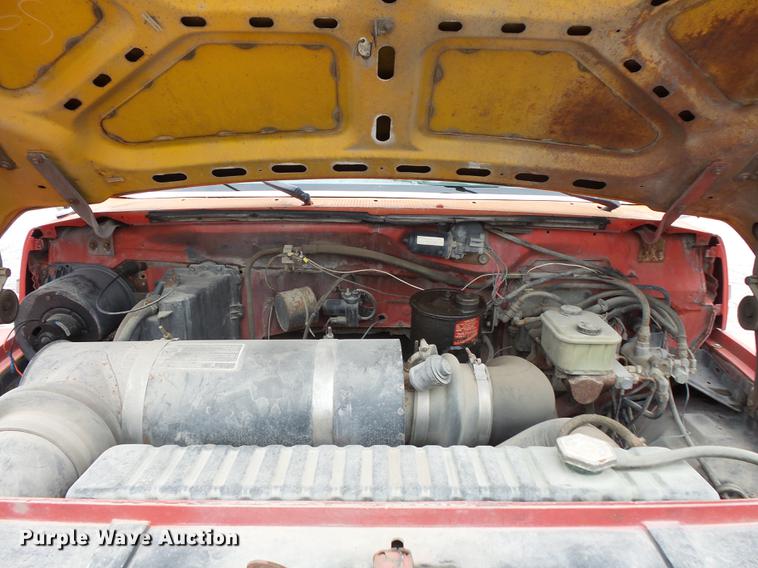 image for item FT9840 1988 Ford F700 dump truck