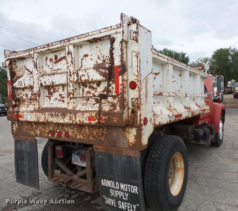 image for item FT9840 1988 Ford F700 dump truck