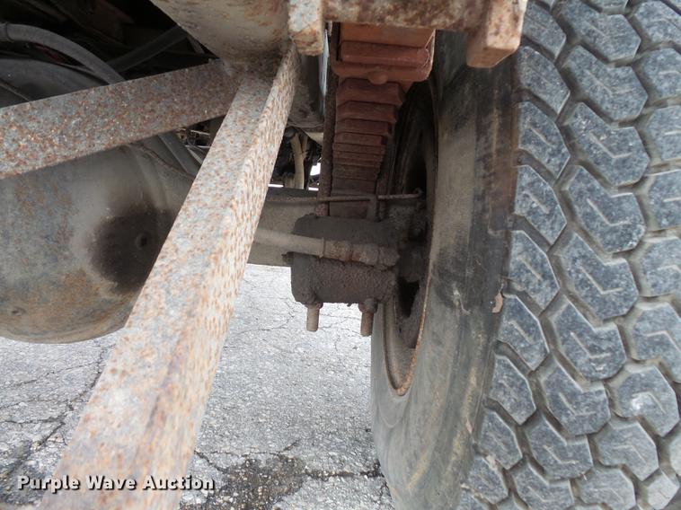 image for item FT9840 1988 Ford F700 dump truck