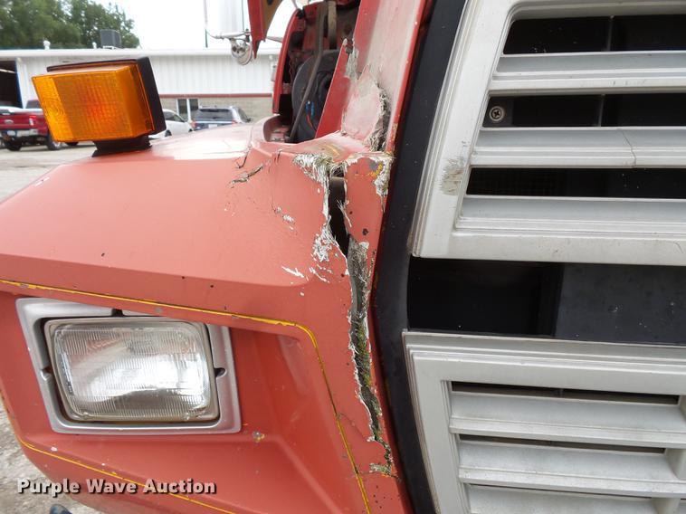 image for item FT9840 1988 Ford F700 dump truck