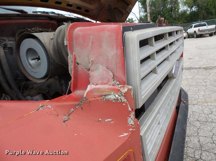 image for item FT9840 1988 Ford F700 dump truck