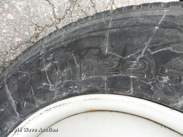 image for item FT9840 1988 Ford F700 dump truck