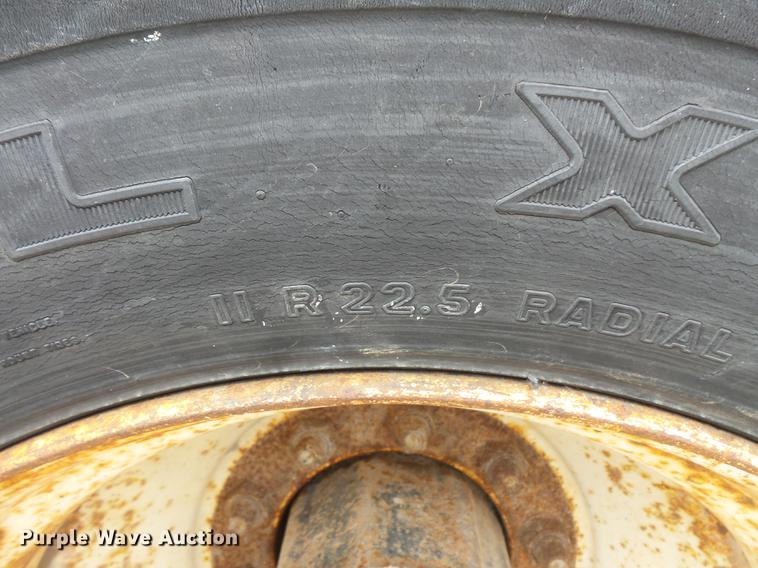 image for item FT9840 1988 Ford F700 dump truck