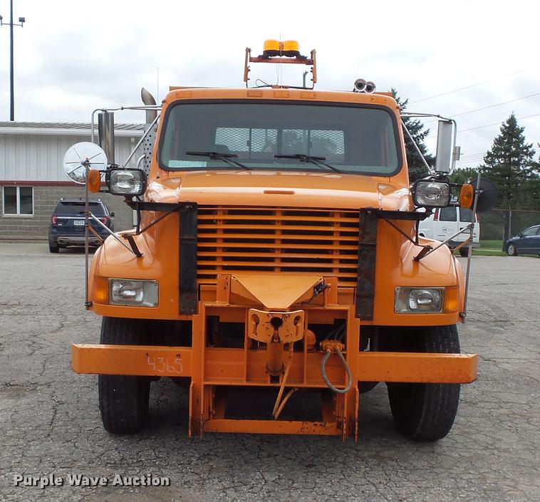 image for item FT9841 1997 International 4700 dump truck