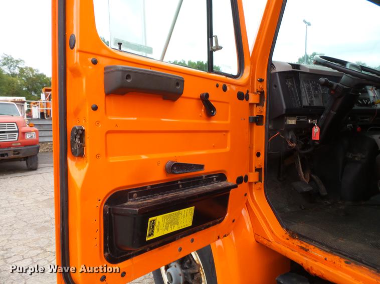 image for item FT9841 1997 International 4700 dump truck