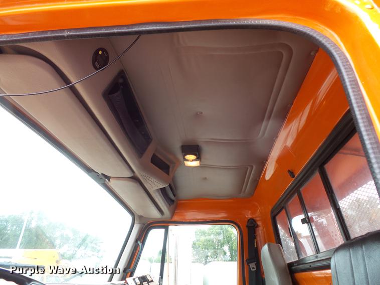 image for item FT9841 1997 International 4700 dump truck