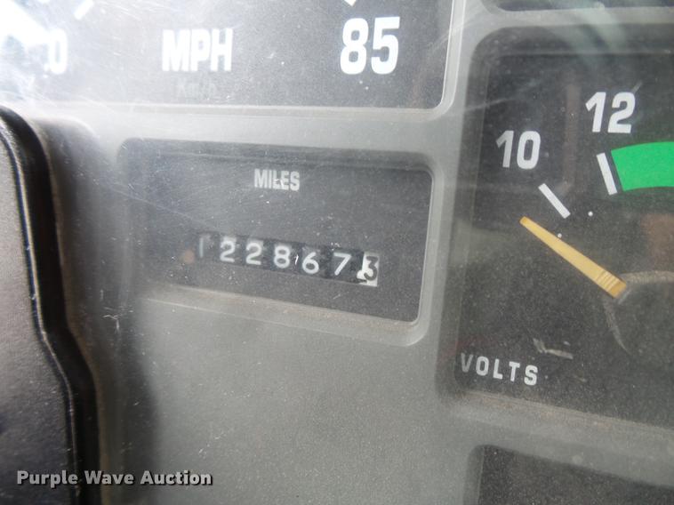 image for item FT9841 1997 International 4700 dump truck