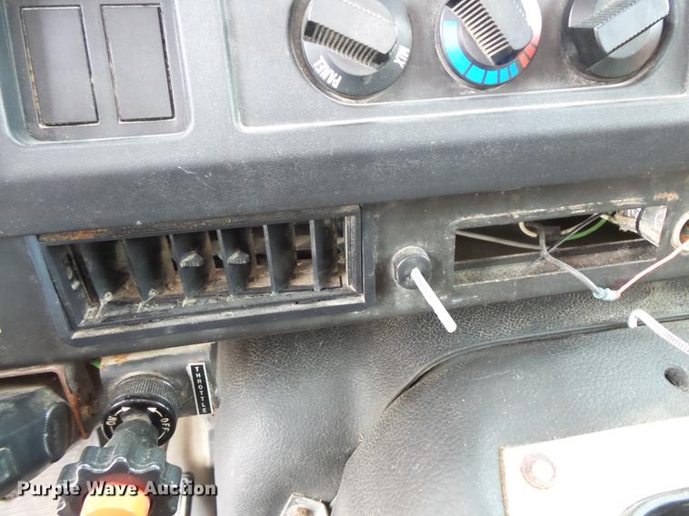 image for item FT9841 1997 International 4700 dump truck