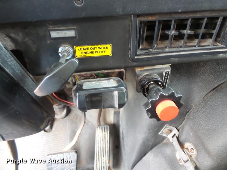 image for item FT9841 1997 International 4700 dump truck