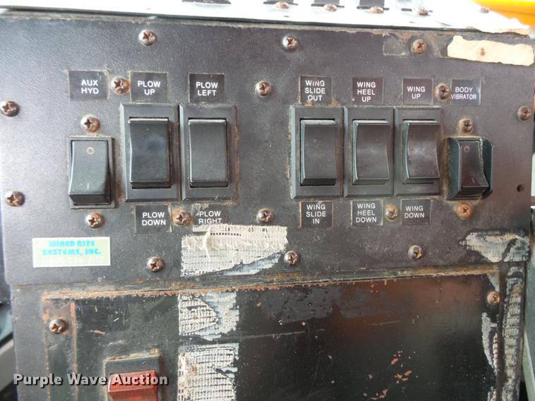 image for item FT9841 1997 International 4700 dump truck